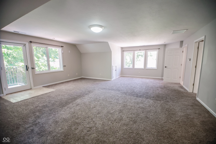 Listing Image 79