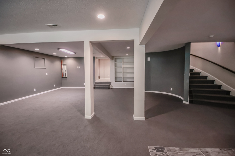 Listing Image 90
