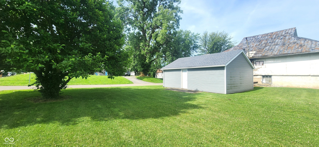 Listing Image 12