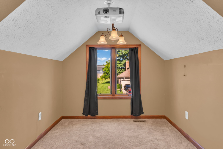 Listing Image 52