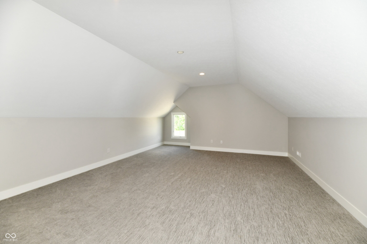Listing Image 52