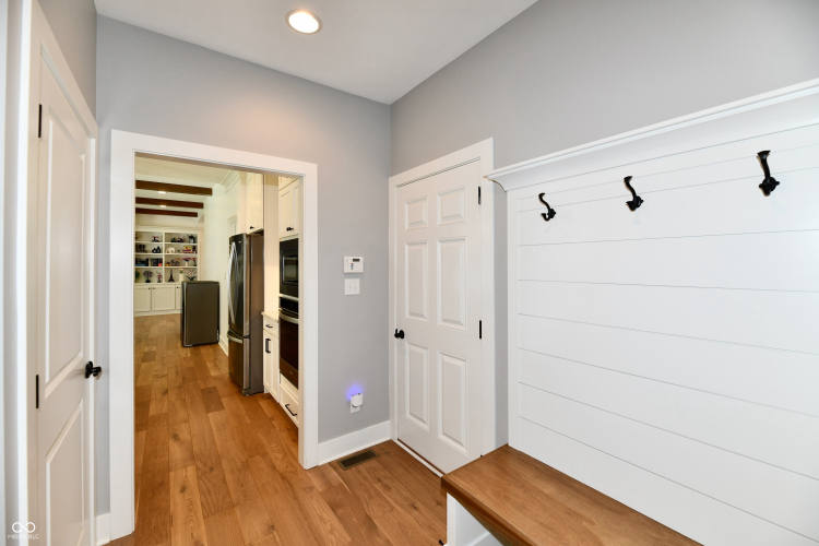 Listing Image 54