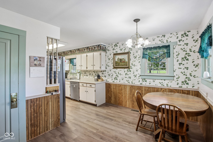 Listing Image 16