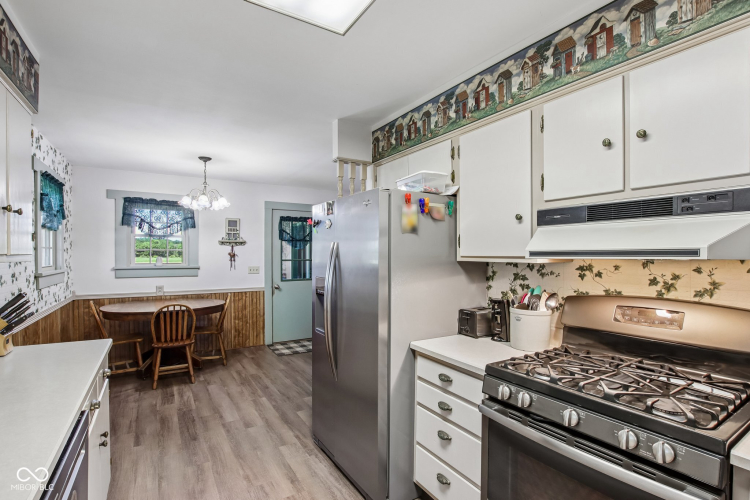 Listing Image 19