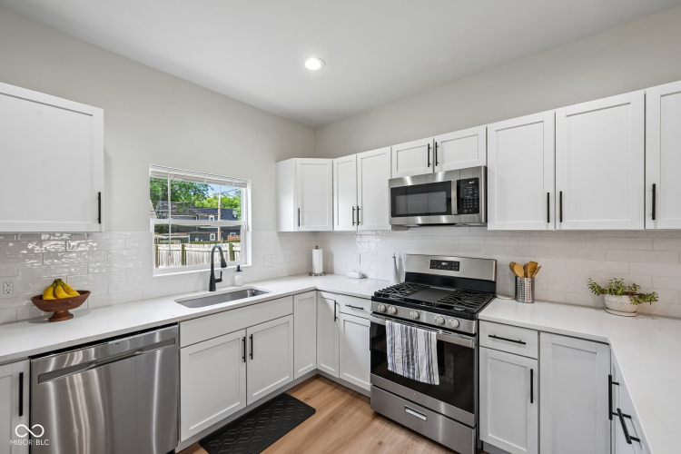Listing Image 19
