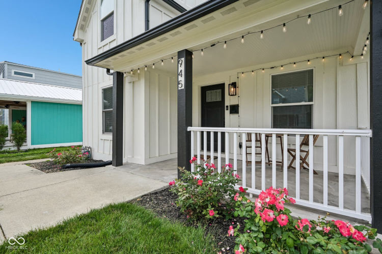 Listing Image 4