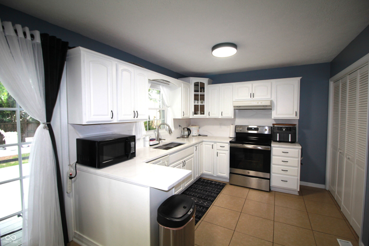 Listing Image 5