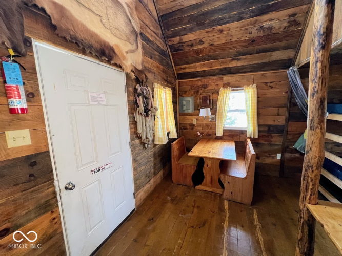 Listing Image 50