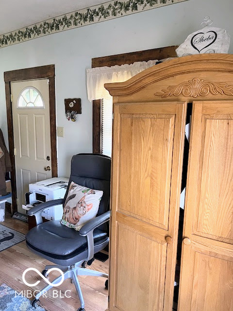 Listing Image 8