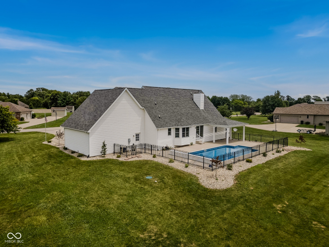 Listing Image 11