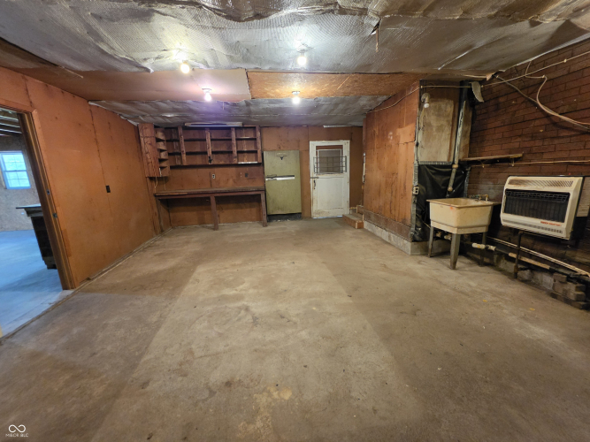 Listing Image 17