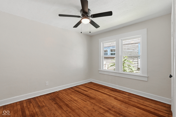 Listing Image 17