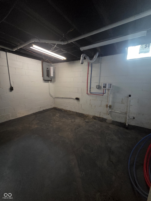 Listing Image 17