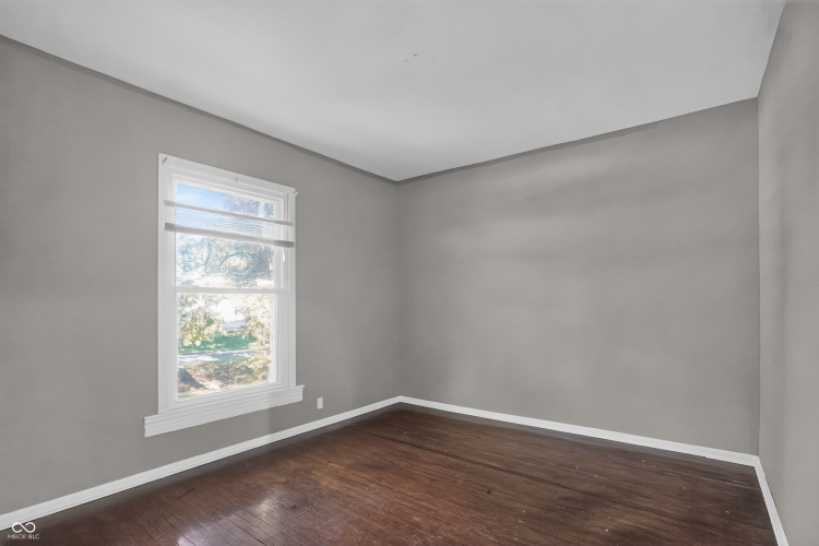 Listing Image 17