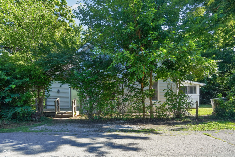 Listing Image 3