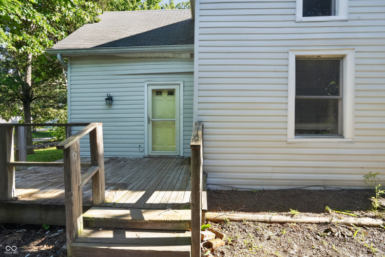 Listing Image 4