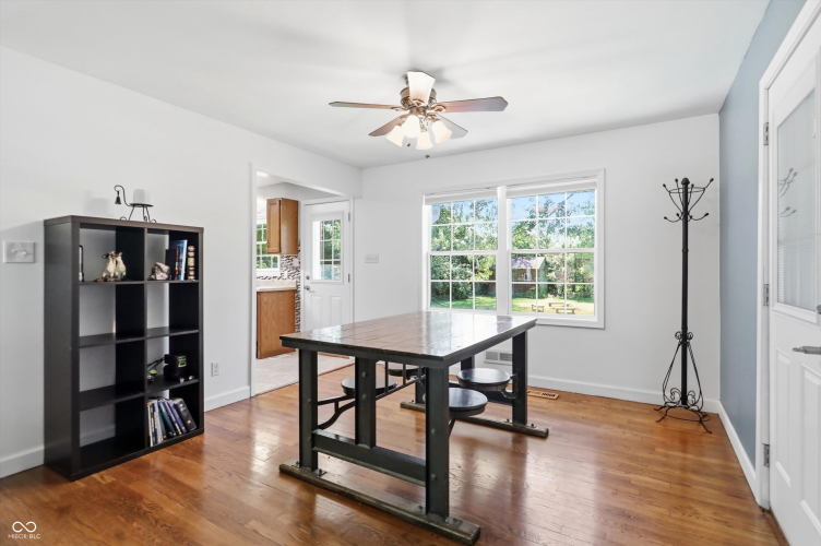 Listing Image 12