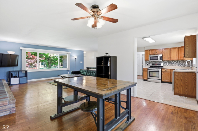 Listing Image 14