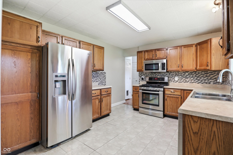 Listing Image 15
