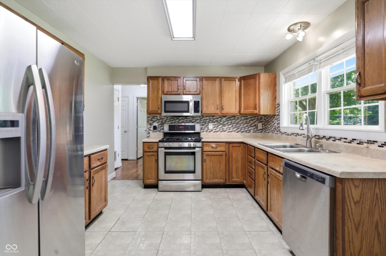 Listing Image 16