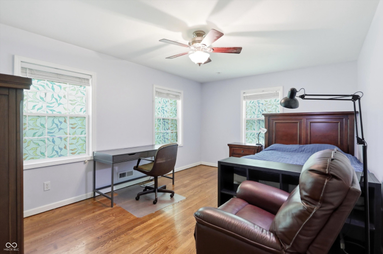 Listing Image 20