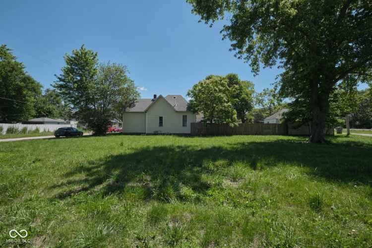 Listing Image 4