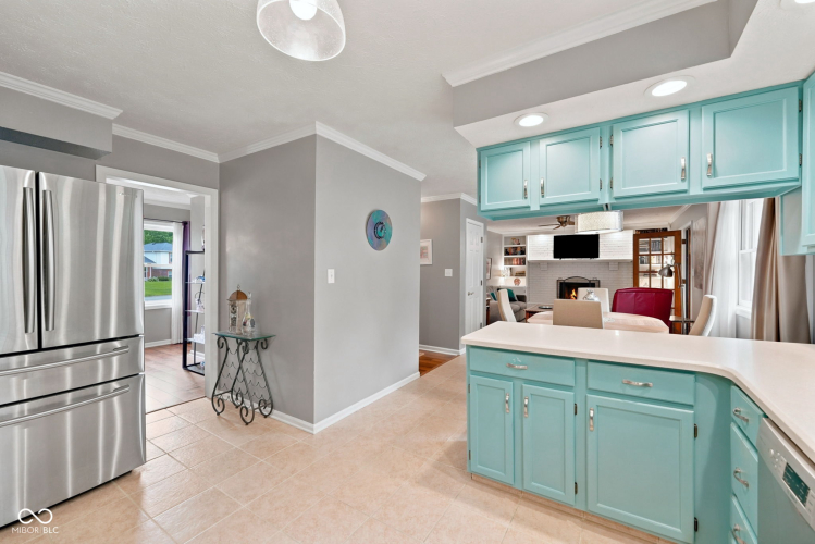 Listing Image 12