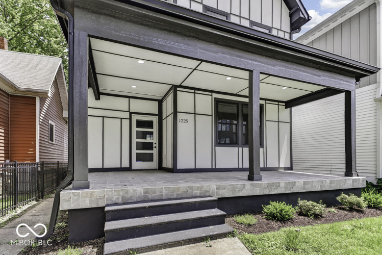 Listing Image 4