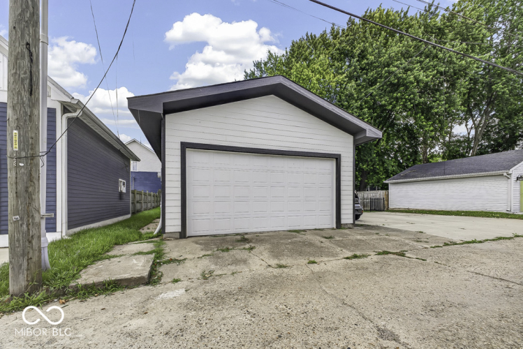 Listing Image 45