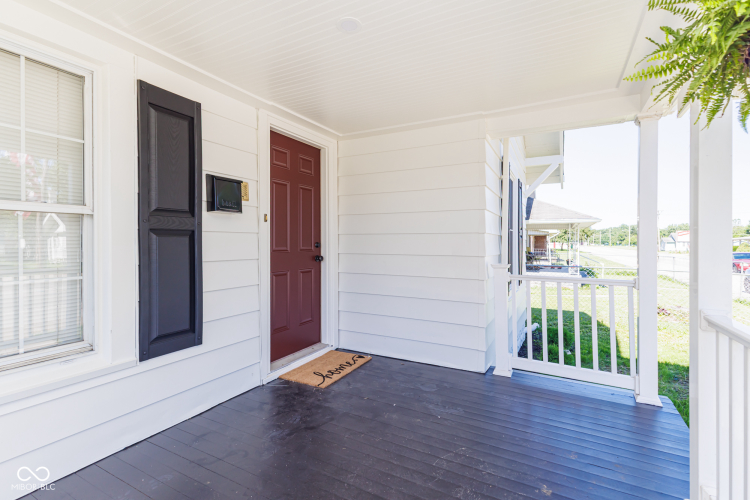 Listing Image 4