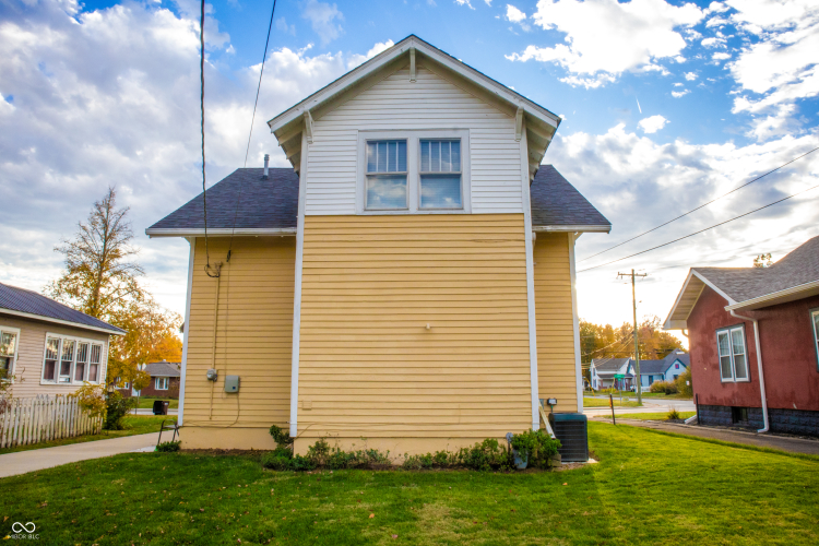 Listing Image 19