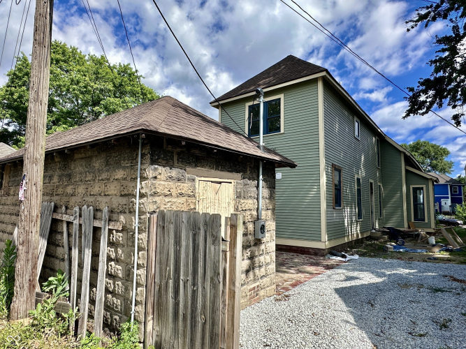Listing Image 11