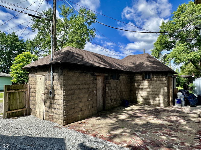 Listing Image 12