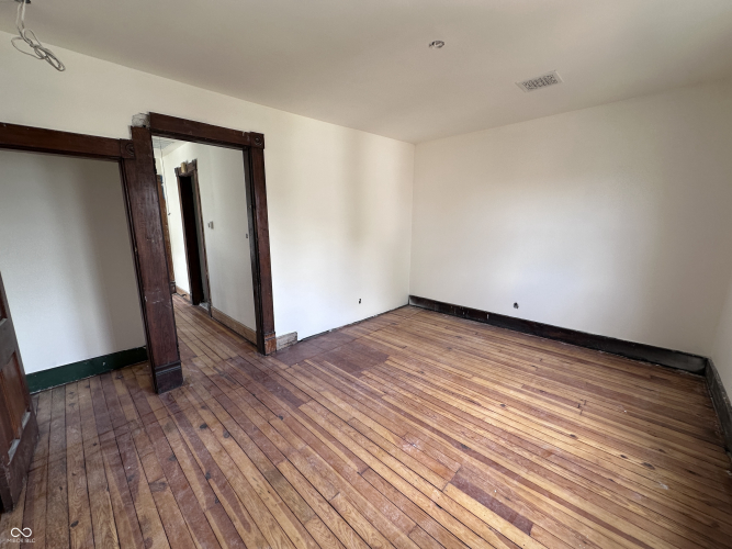 Listing Image 40