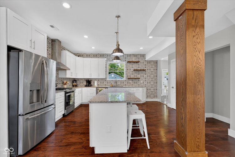 Listing Image 7