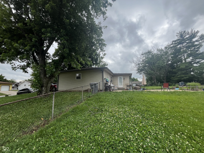 Listing Image 6