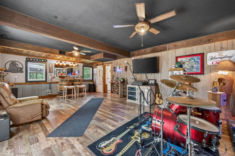 Listing Image 14