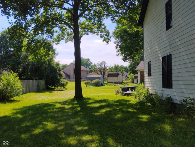 Listing Image 4