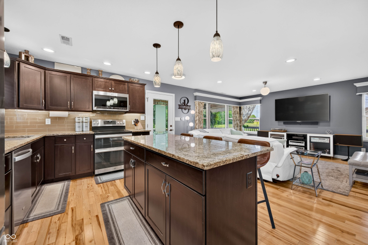 Listing Image 15