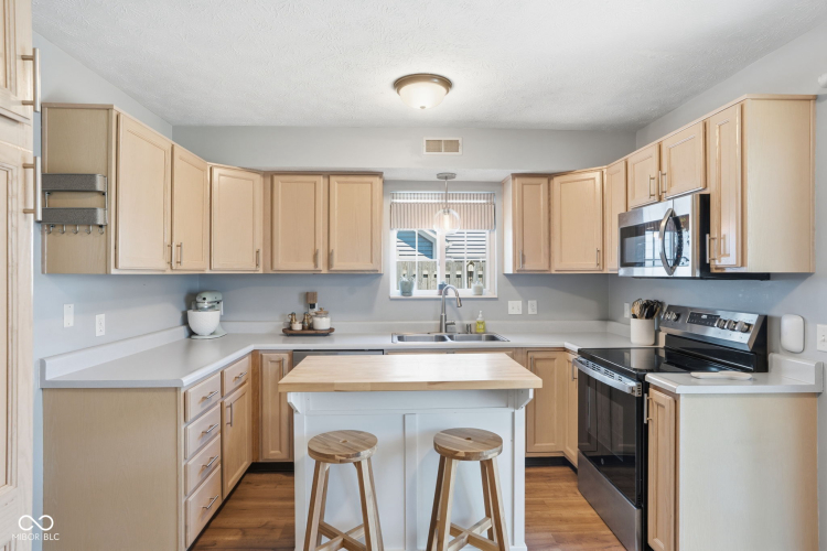 Listing Image 14