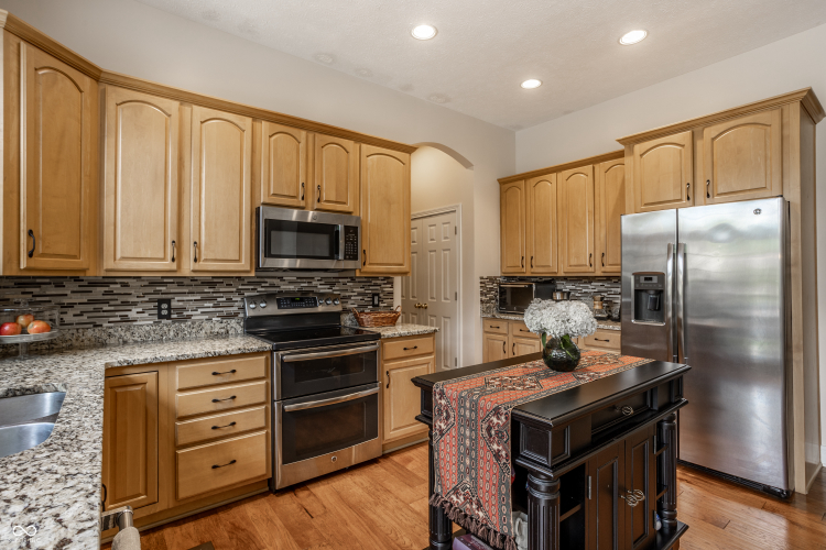 Listing Image 11
