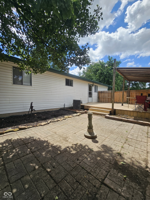 Listing Image 7