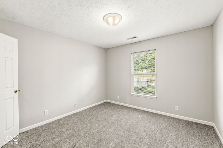 Listing Image 28