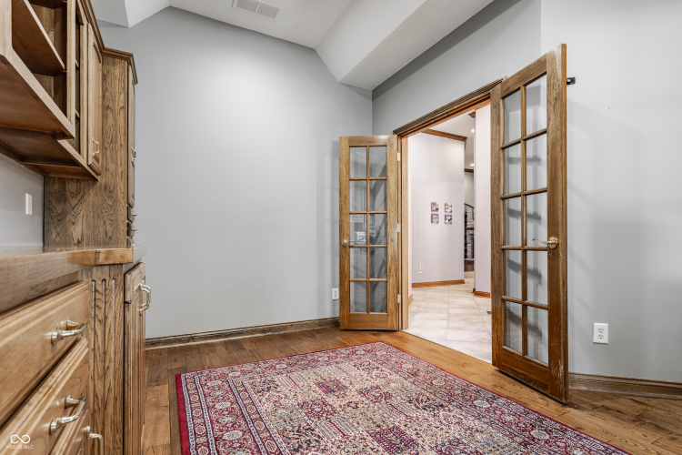 Listing Image 25