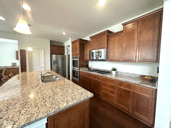 Listing Image 16