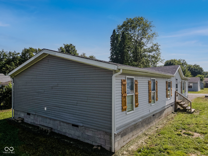 Listing Image 5
