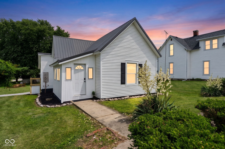 Listing Image 5