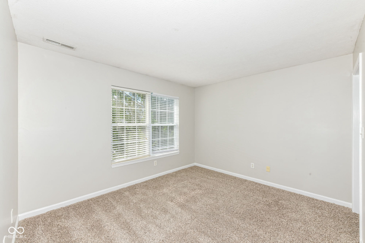 Listing Image 27