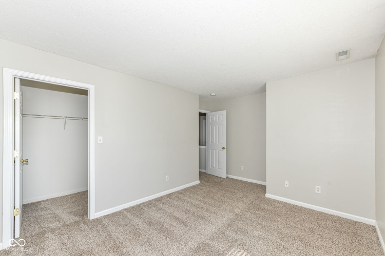 Listing Image 28