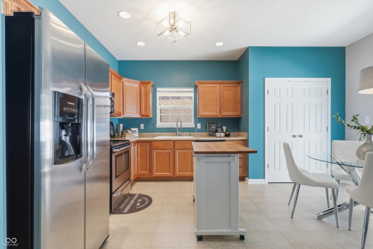 Listing Image 12